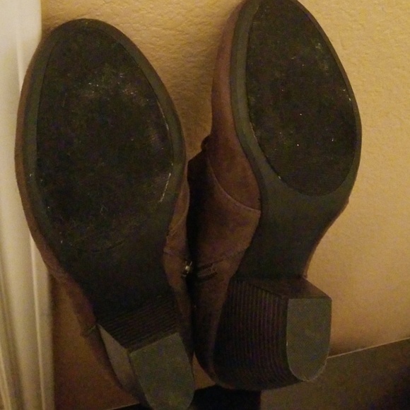 Dark brown boots - Picture 7 of 8